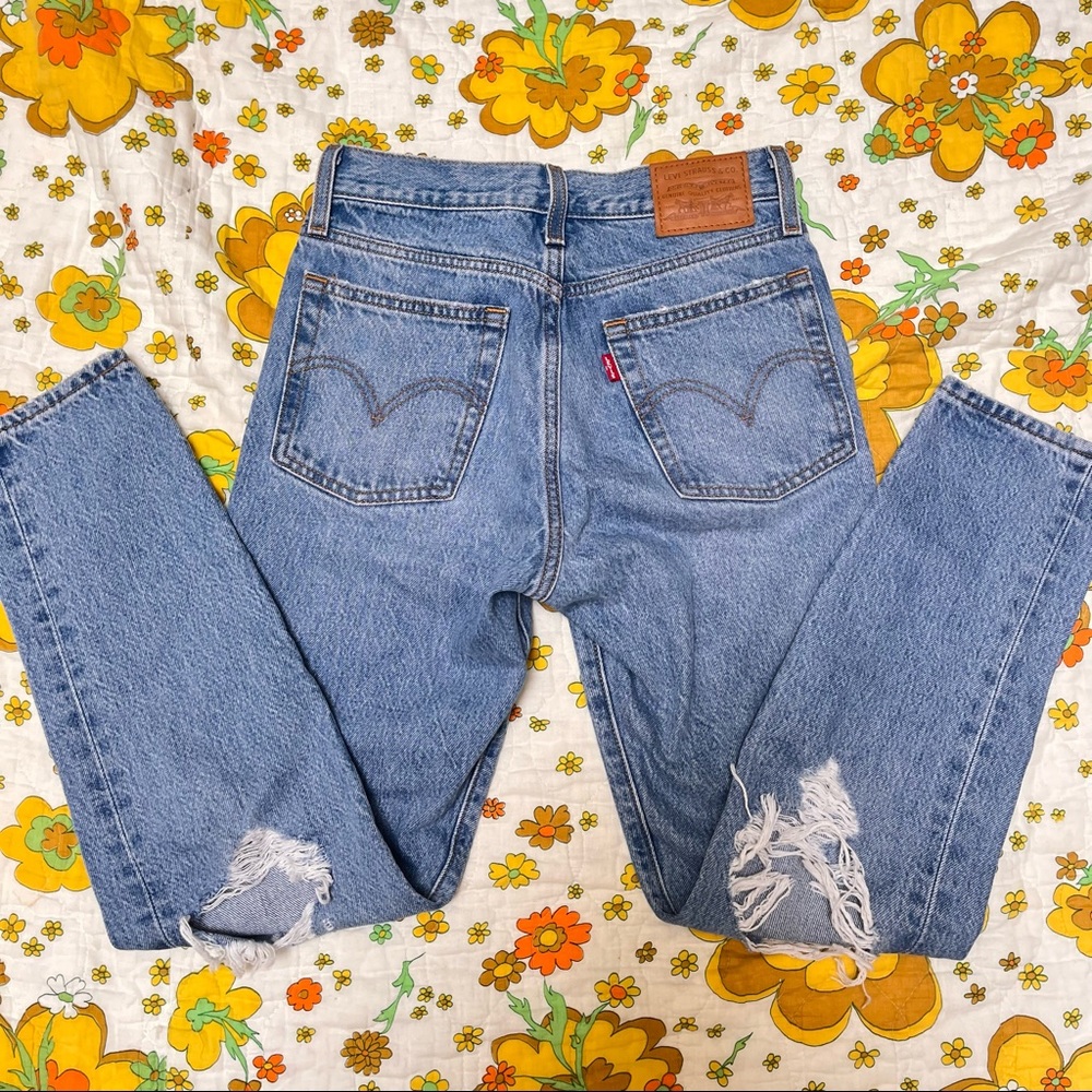 Levi’s wedgie straight leg jeans